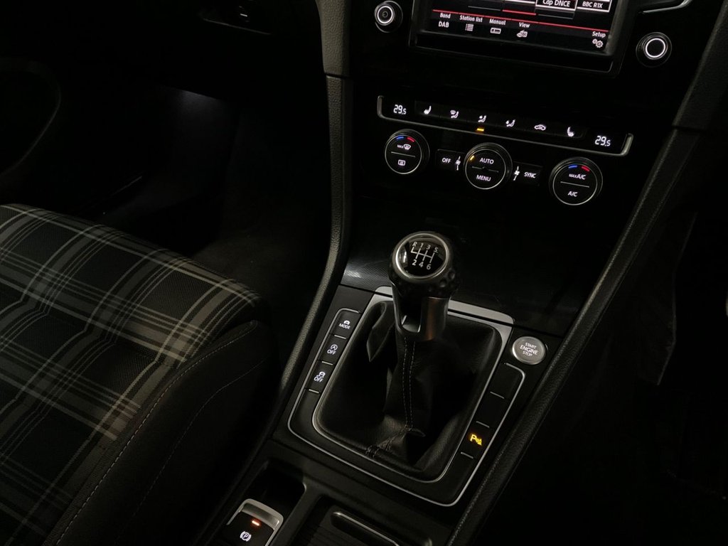 Used Volkswagen Golf 2015 for sale - 76768132: Photo 35