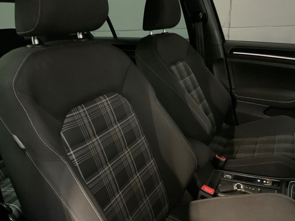 Used Volkswagen Golf 2015 for sale - 76768132: Photo 37