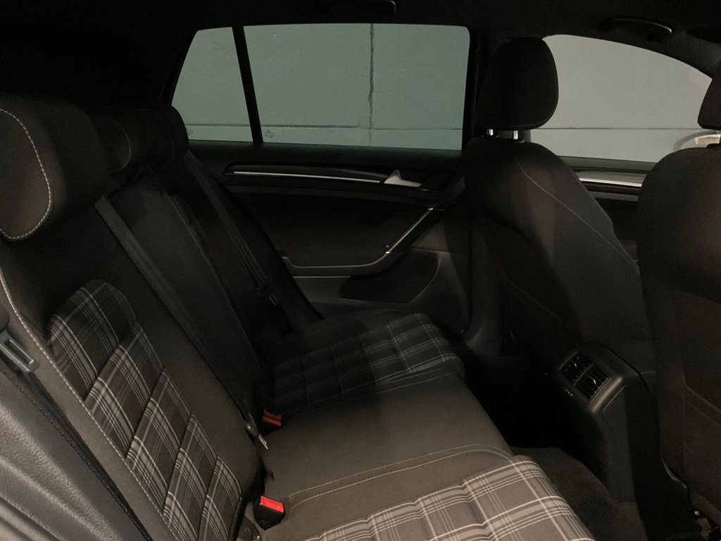 Used Volkswagen Golf 2015 for sale - 76768132: Photo 40