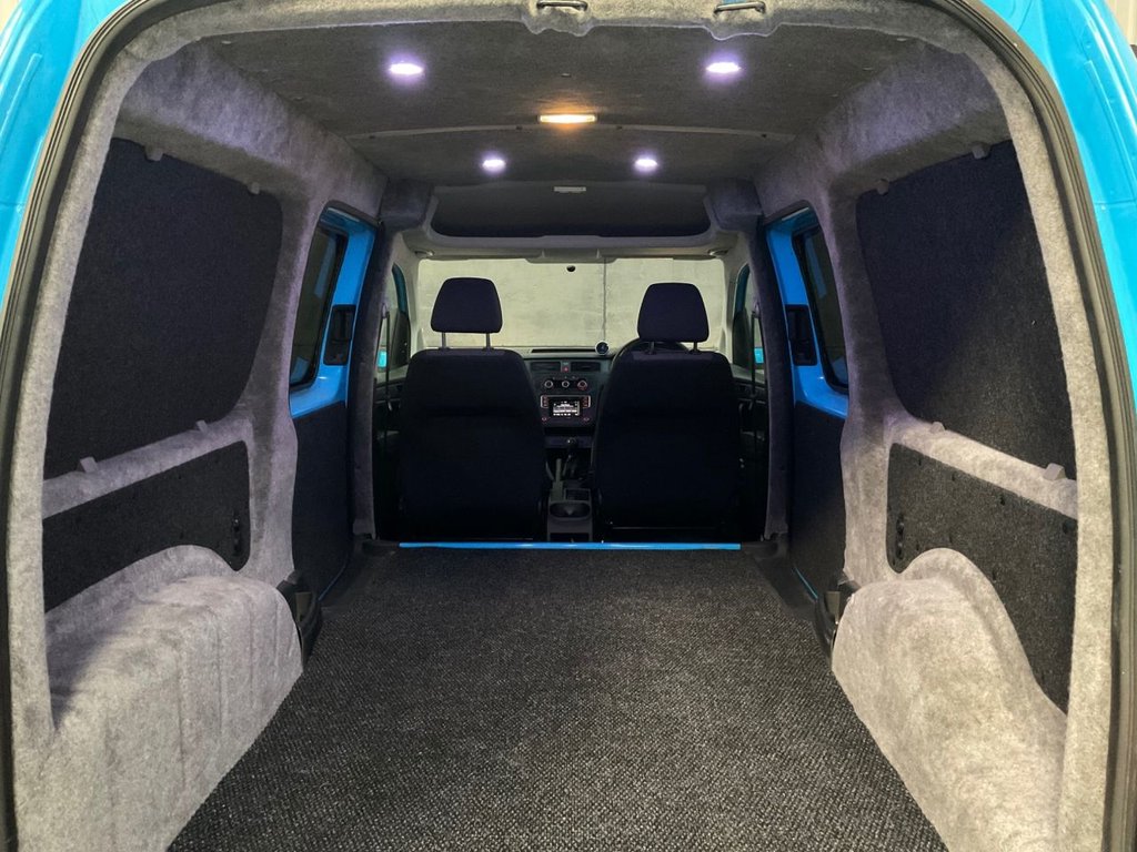 Used Volkswagen Caddy Maxi 2015 for sale - 76654341: Photo 38