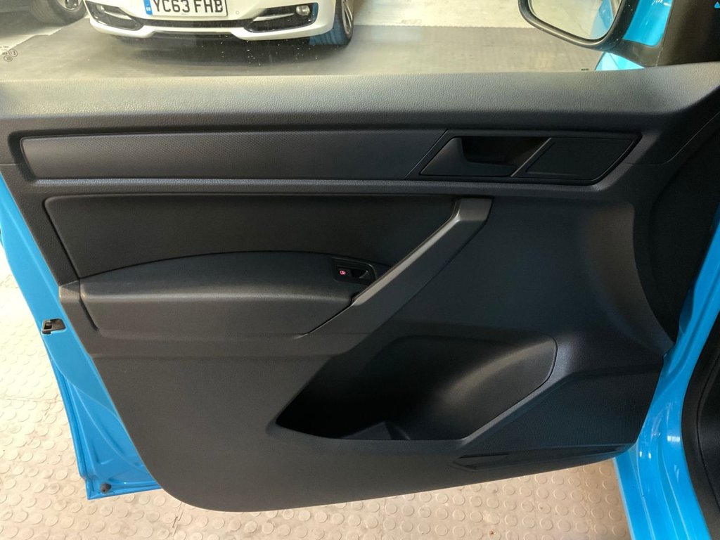 Used Volkswagen Caddy Maxi 2015 for sale - 76654341: Photo 47