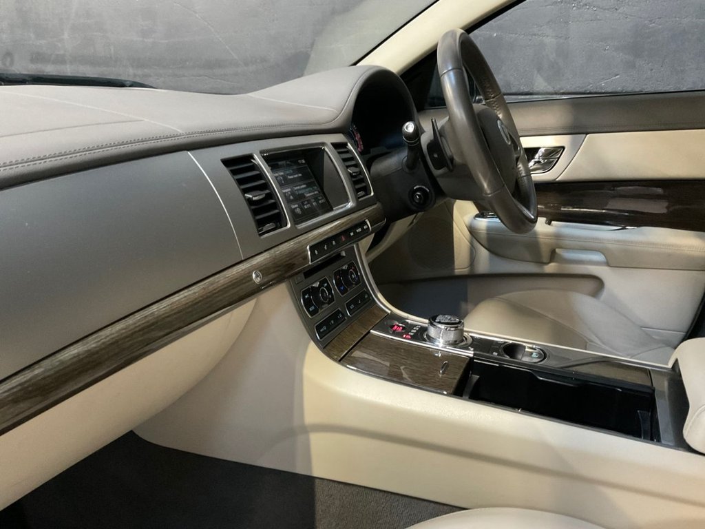 Used Jaguar XF 2013 for sale - 77879303: Photo 41