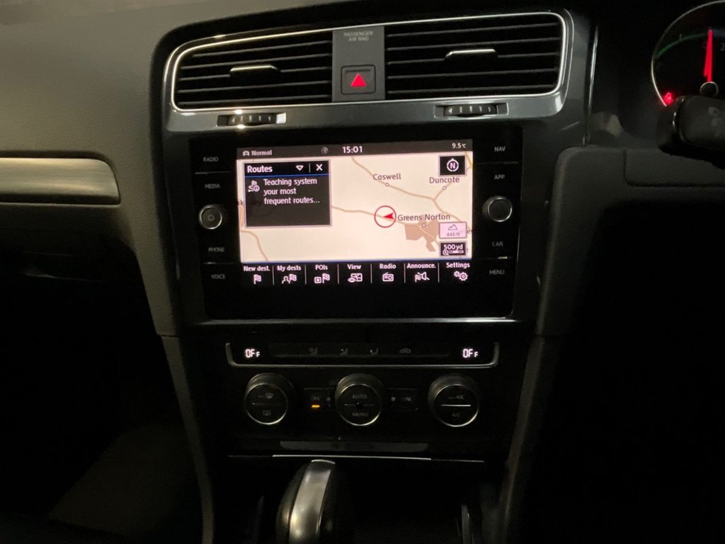 Used Volkswagen Golf 2019 for sale - 77608511: Photo 34