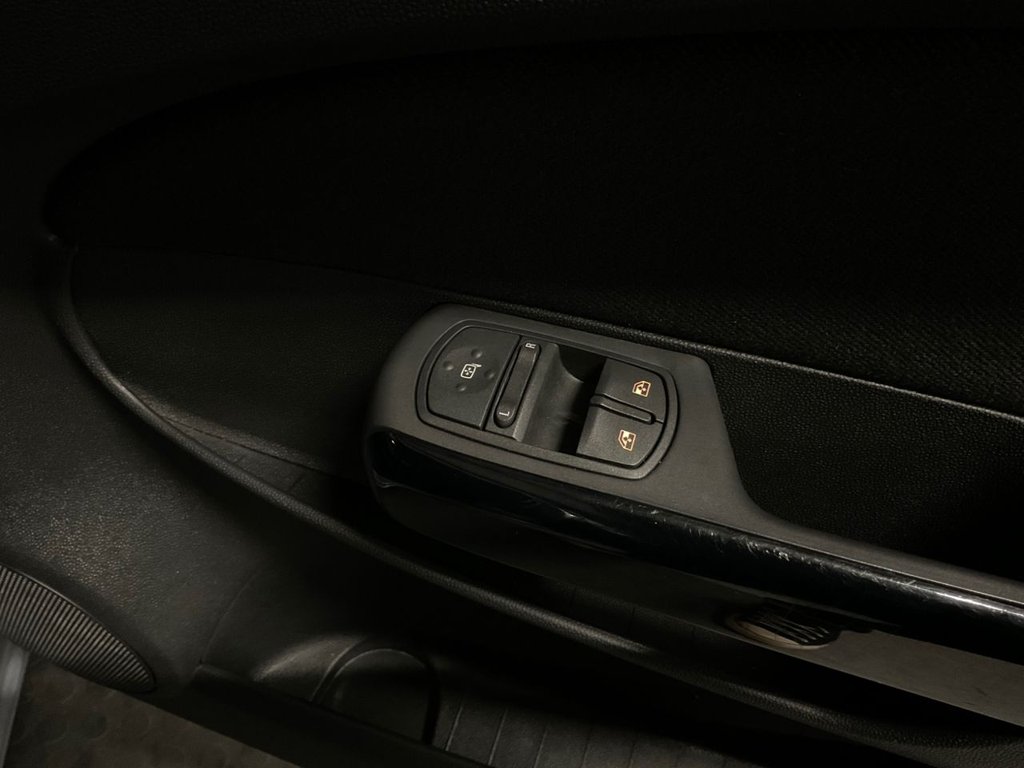 Used Vauxhall Corsa 2007 for sale - 76973390: Photo 43