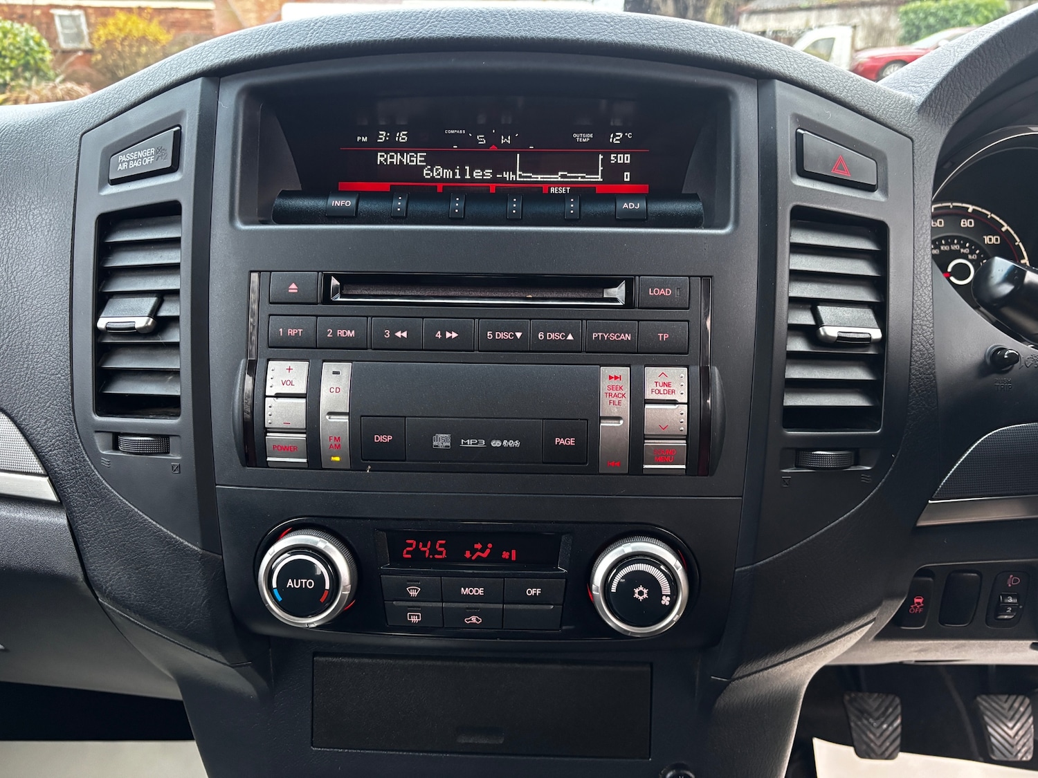 Used Mitsubishi Shogun 2014 for sale - 76971215: Photo 14