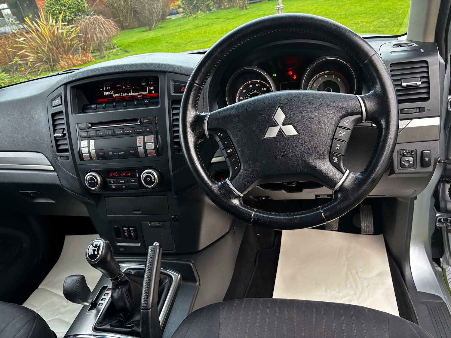 Used Mitsubishi Shogun 2014 for sale - 76971215: Photo 35