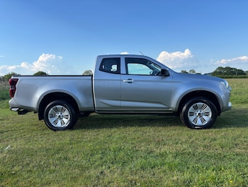 Used Isuzu D-Max 2021 for sale - 74141632: Photo