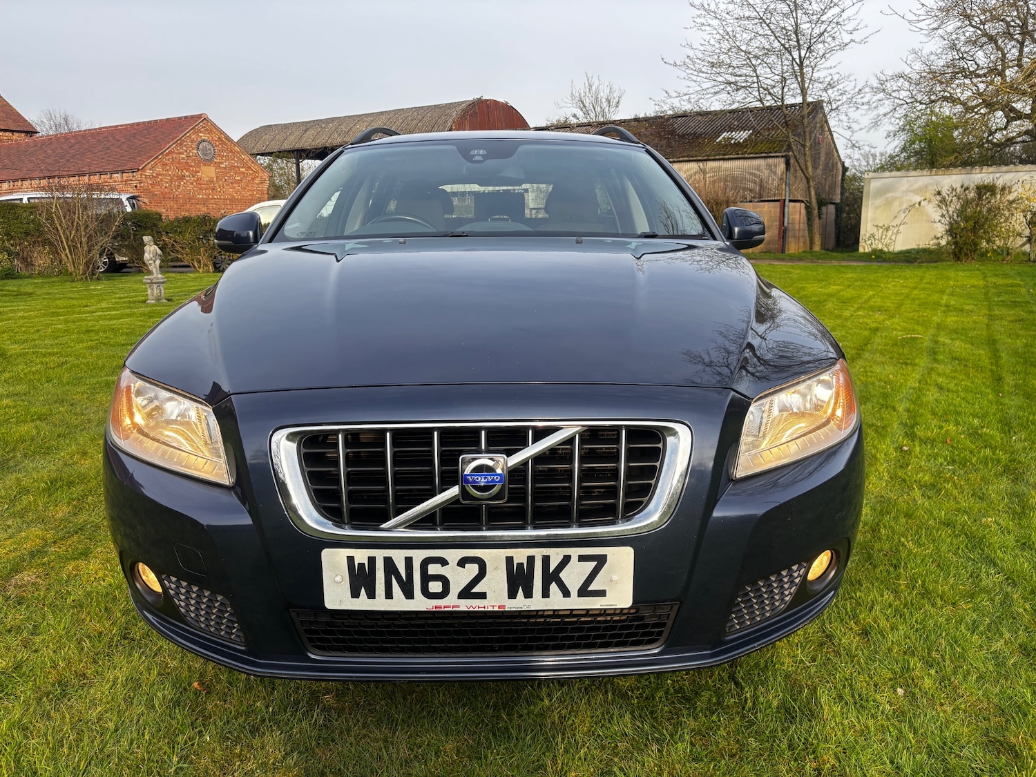 Used Volvo V70 2013 for sale - 77962256: Photo 2