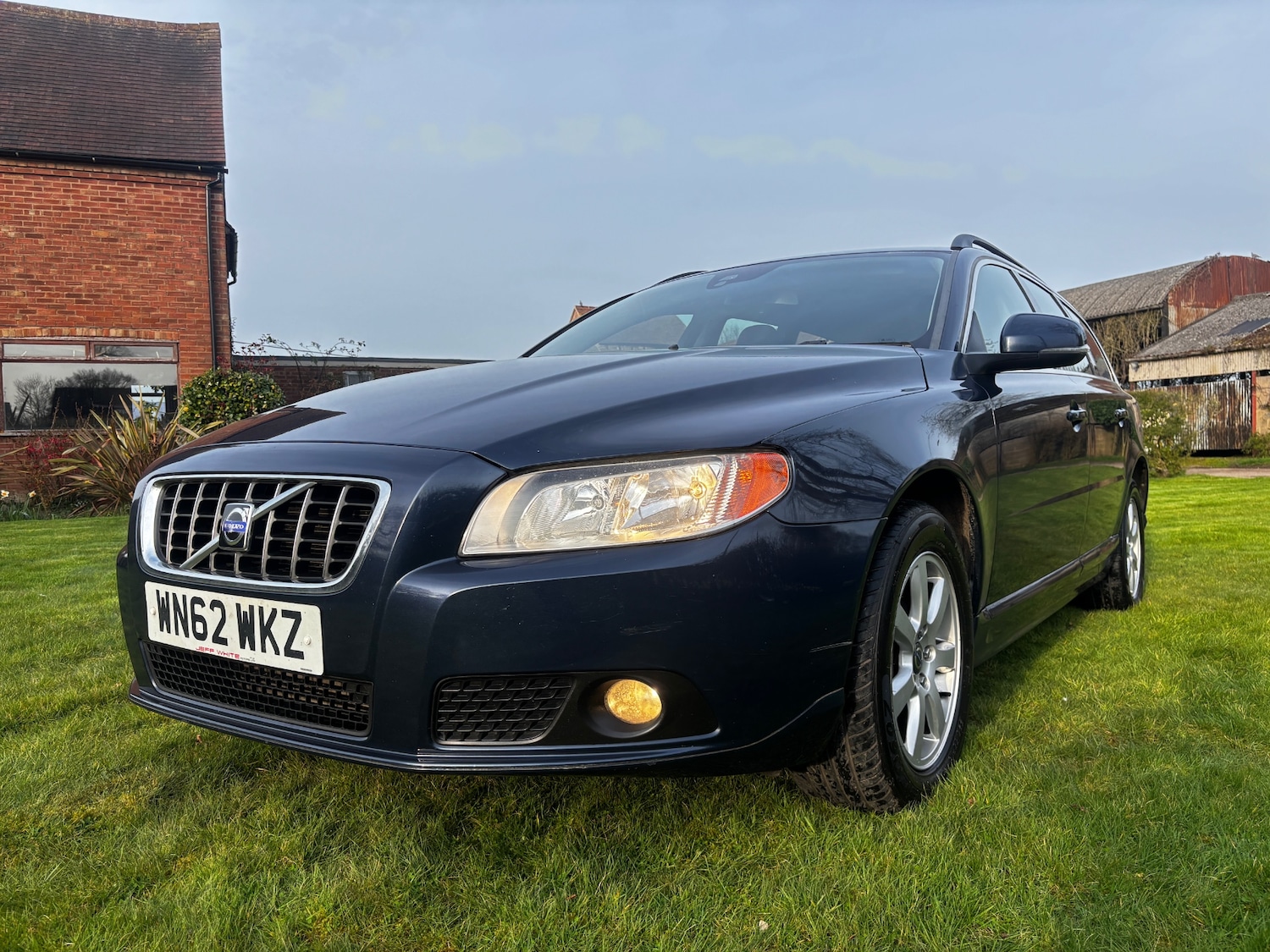 Used Volvo V70 2013 for sale - 77962256: Photo 3