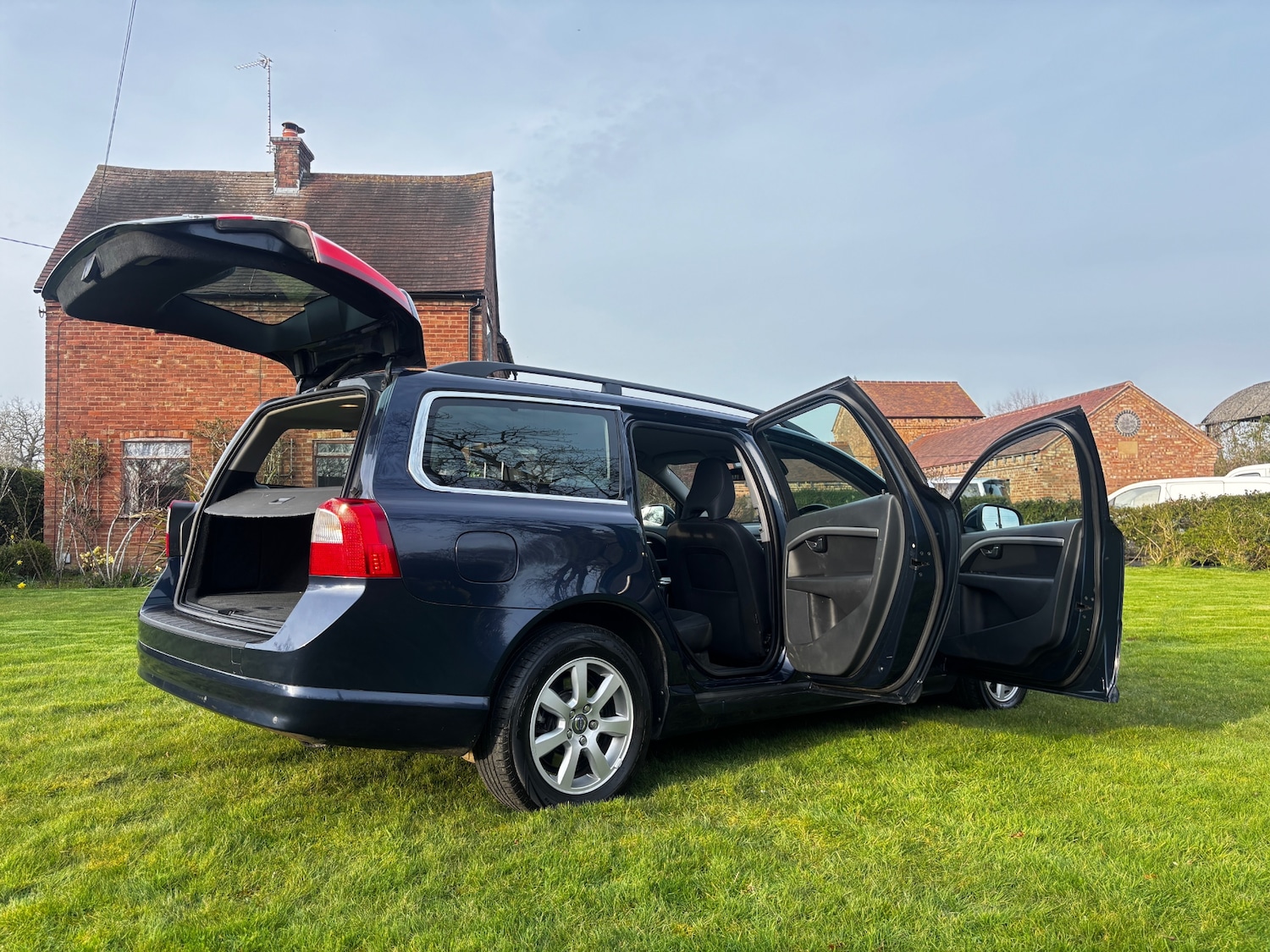 Used Volvo V70 2013 for sale - 77962256: Photo 31