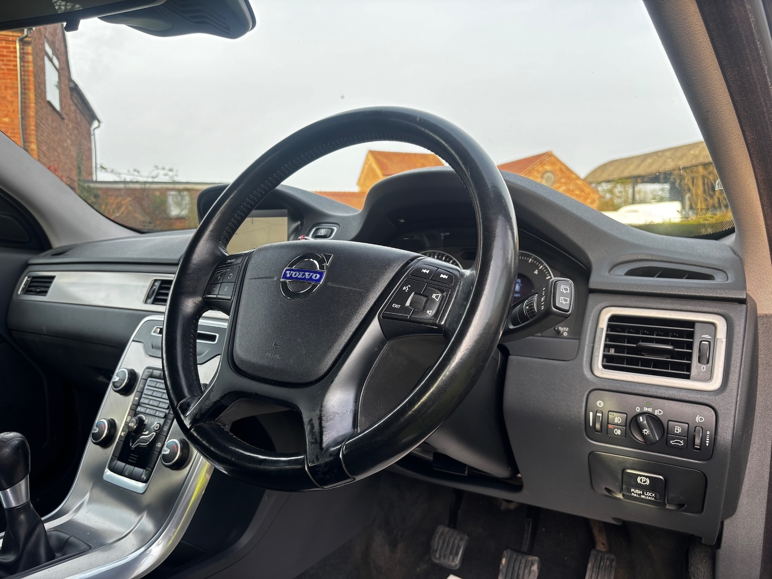 Used Volvo V70 2013 for sale - 77962256: Photo 33