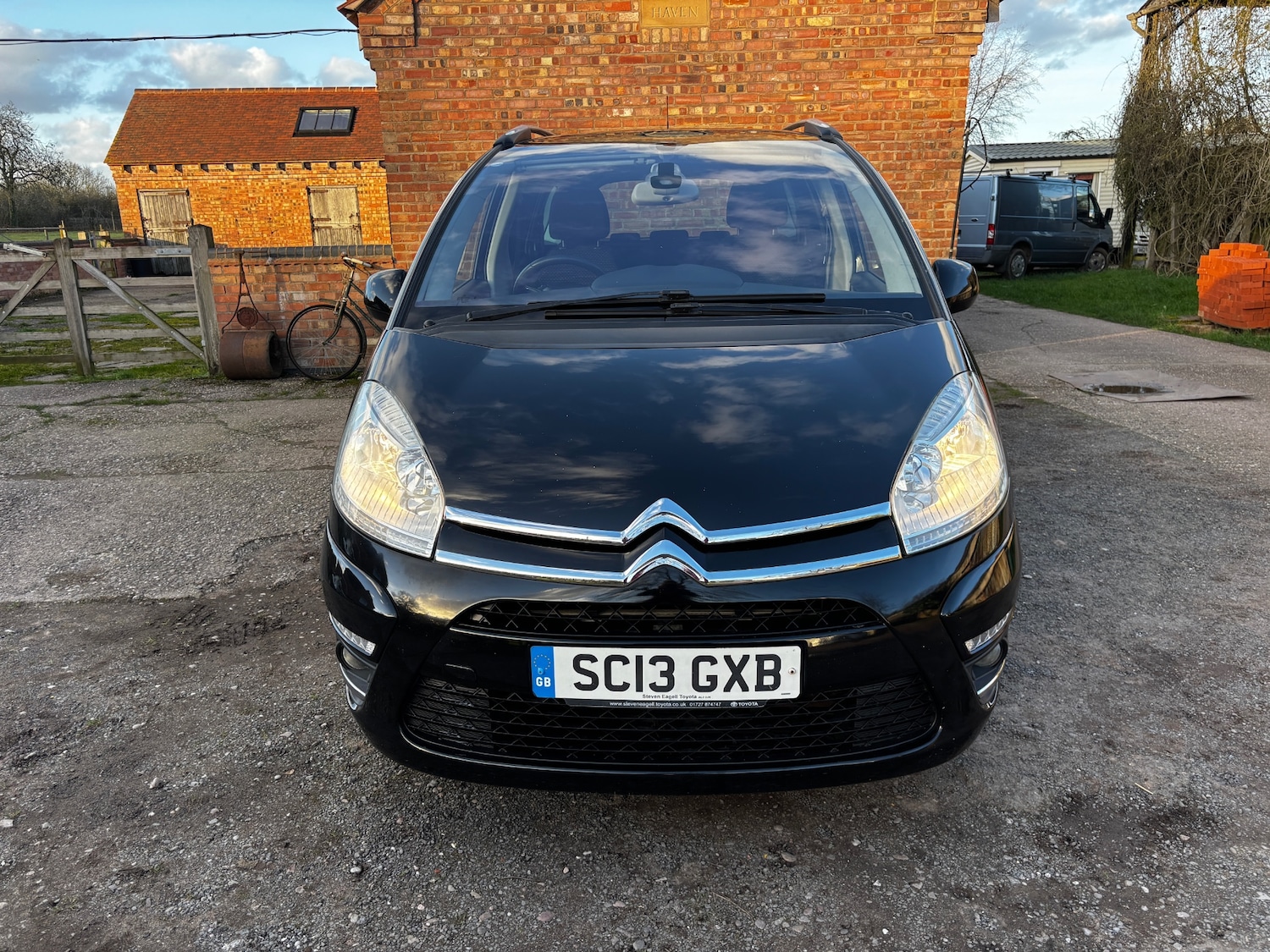 Used Citroen Grand C4 Picasso 2013 for sale - 77812975: Photo 2