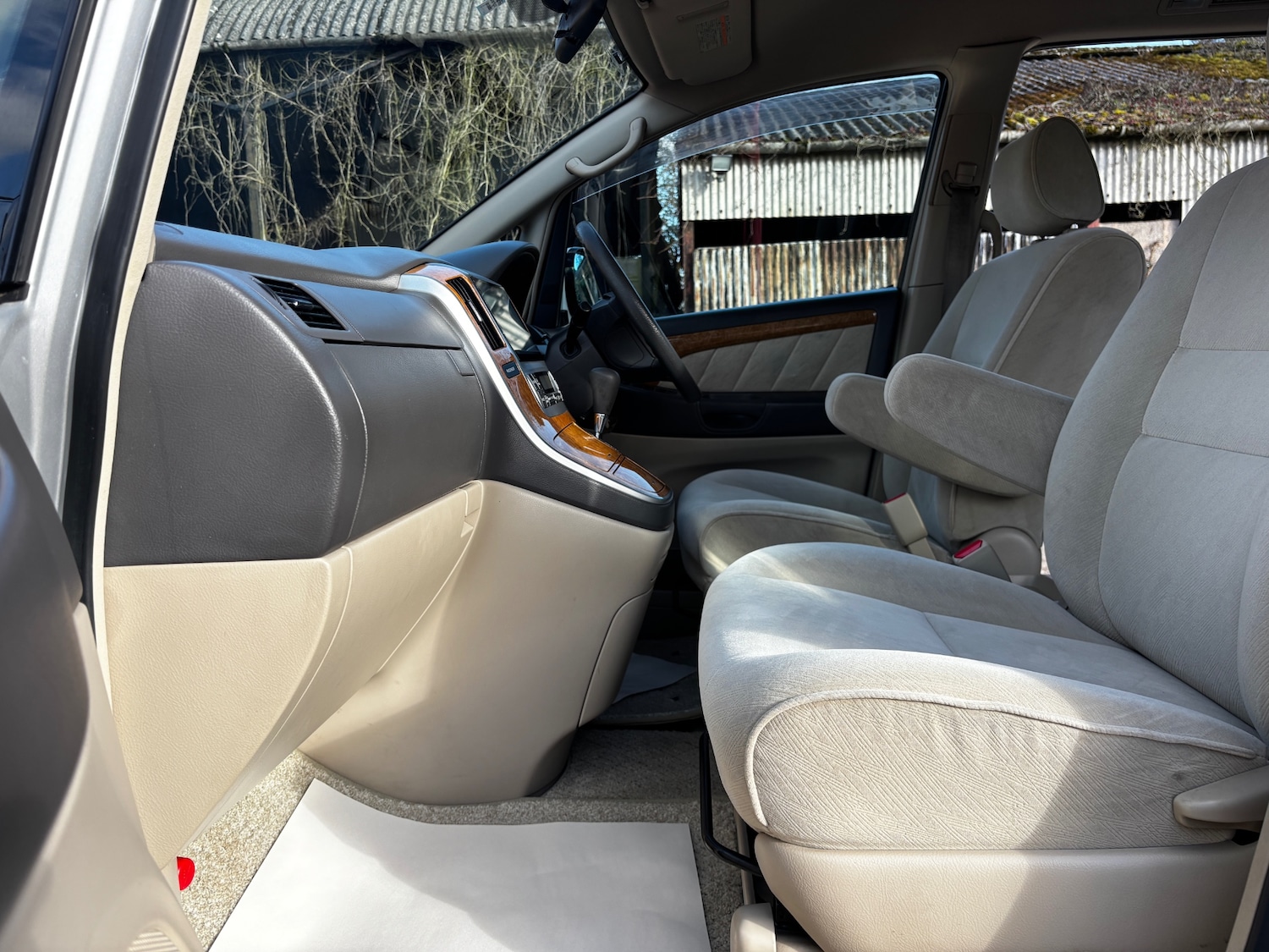 Used Toyota Alphard 2023 for sale - 77827728: Photo 42