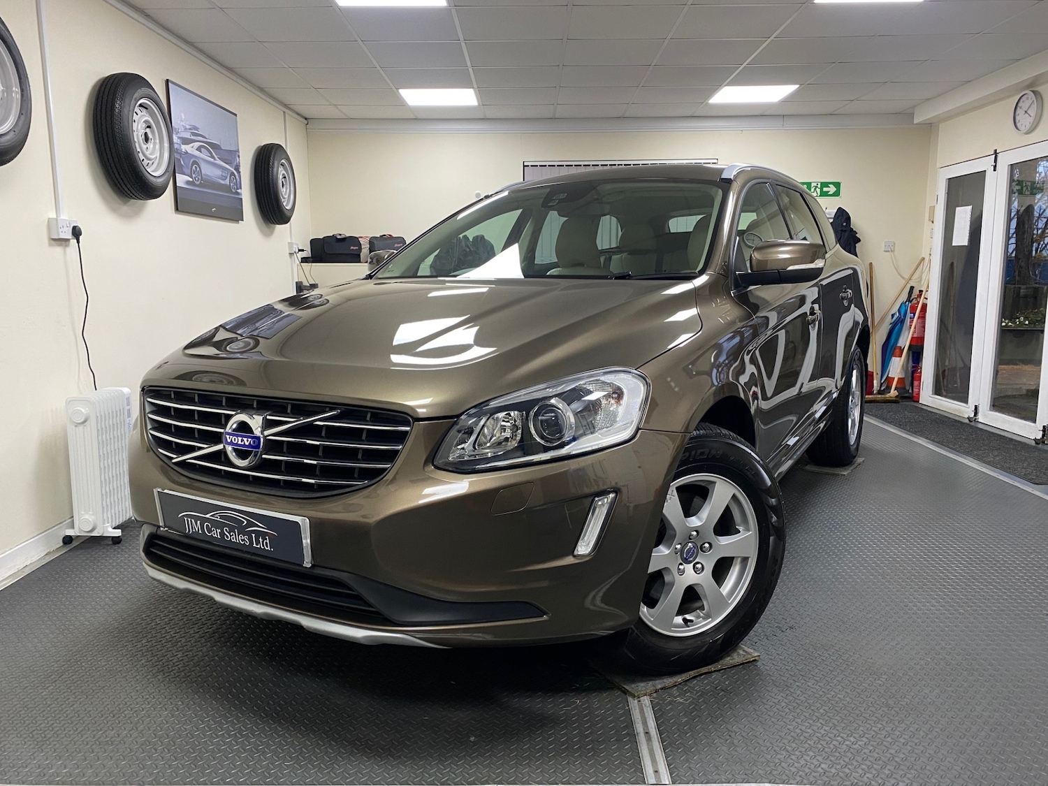 Used Volvo XC60 2015 for sale - 76557035: Photo 1
