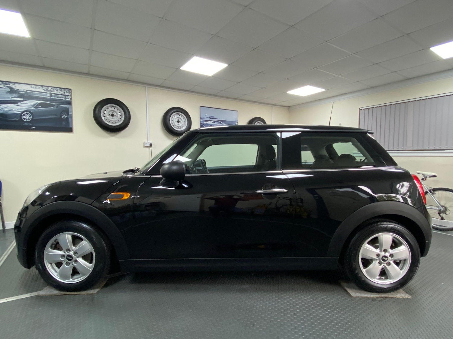 Used MINI Hatch 2015 for sale - 76145774: Photo 2