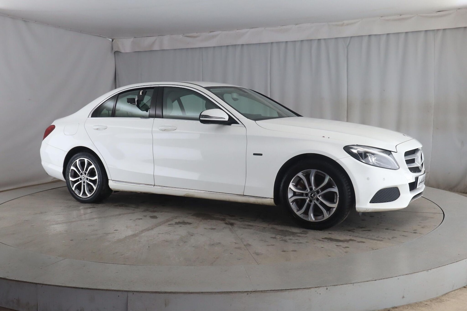 Used Mercedes-Benz C Class 2018 for sale - 76689400: Photo 1
