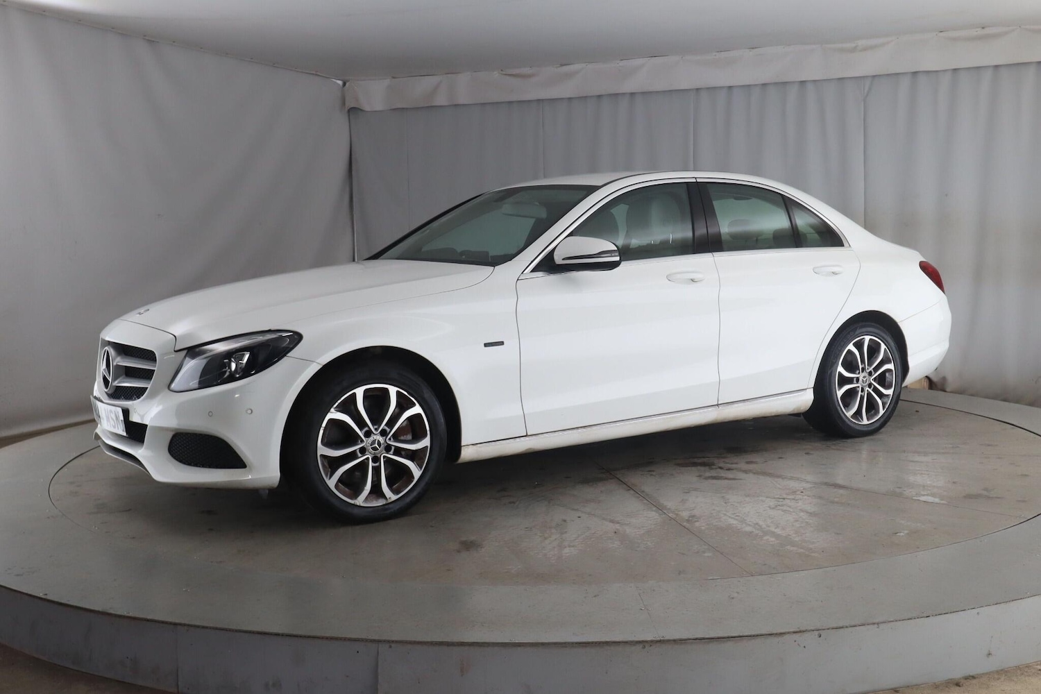 Used Mercedes-Benz C Class 2018 for sale - 76689400: Photo 2
