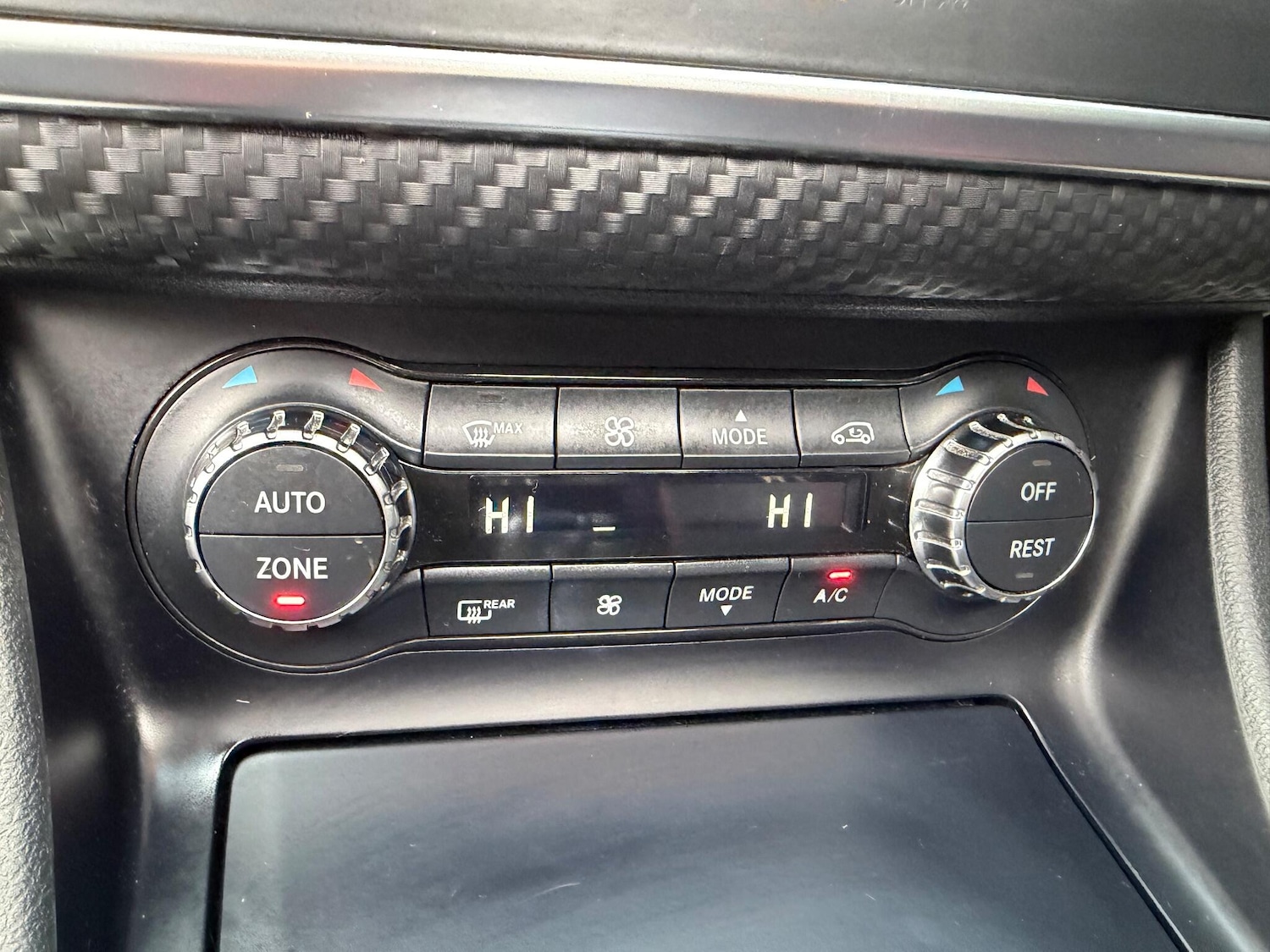 Used Mercedes-Benz A-Class 2015 for sale - 76855905: Photo 30