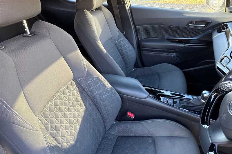 Used Toyota C-HR 2020 for sale - 77841778: Photo 45