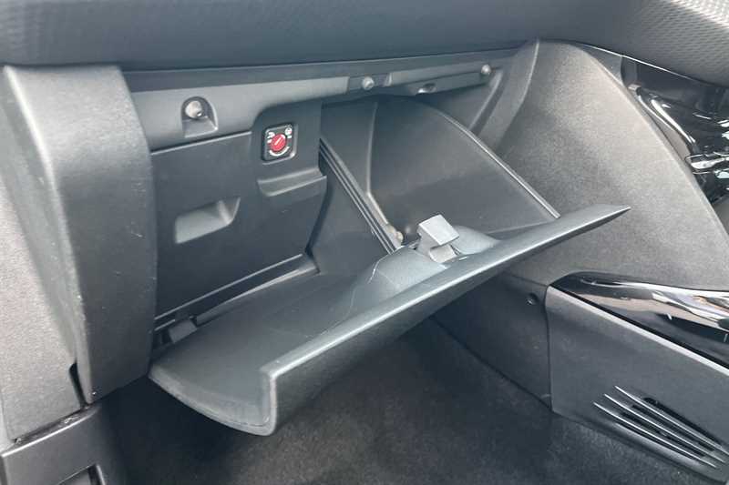 Used Peugeot 2008 2016 for sale - 76487652: Photo 28