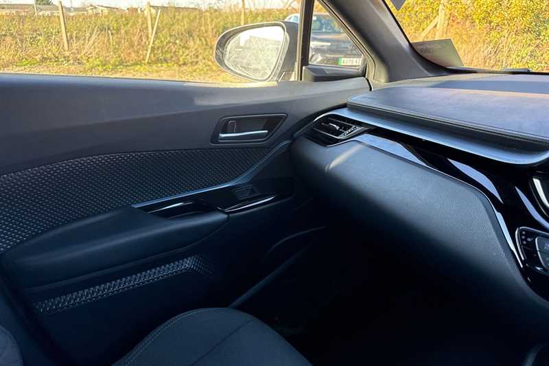 Used Toyota C-HR 2020 for sale - 78159082: Photo 54