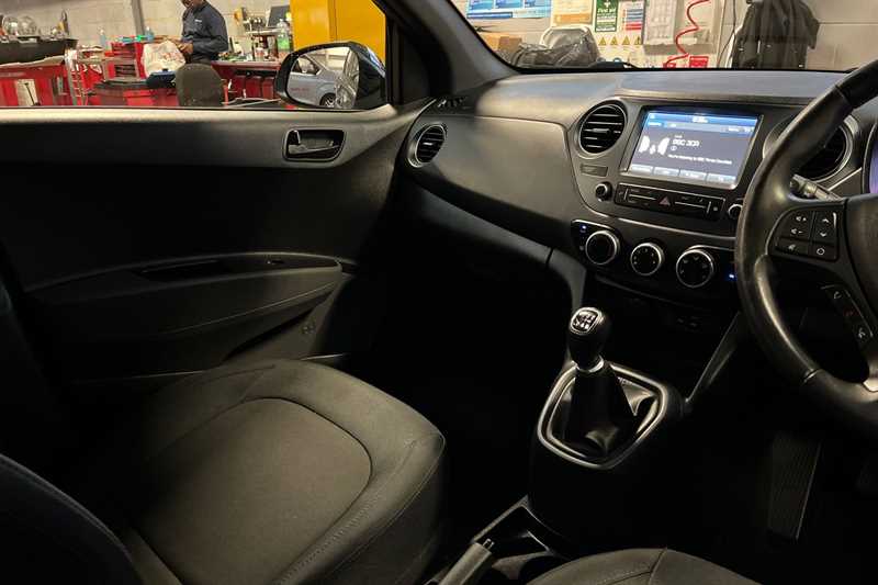 Used Hyundai i10 2019 for sale - 77471555: Photo 14