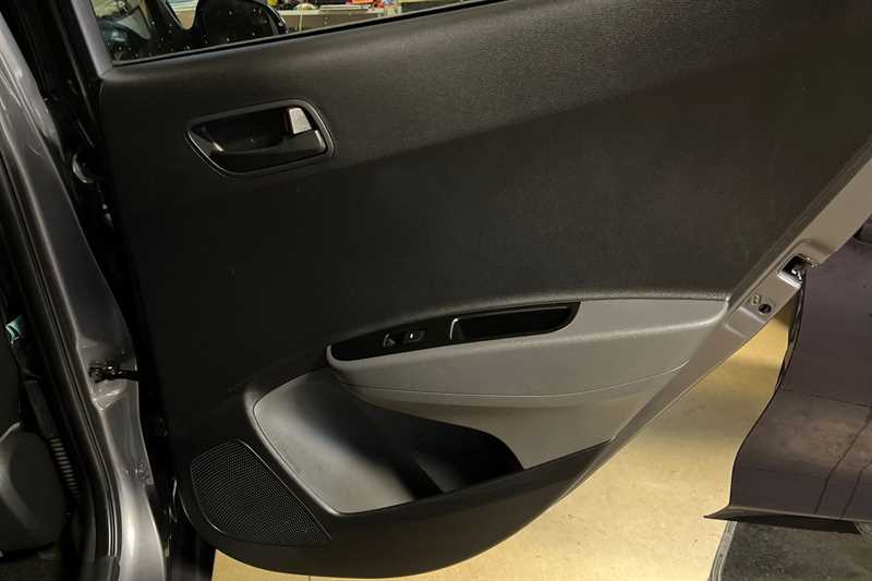 Used Hyundai i10 2019 for sale - 77471555: Photo 44