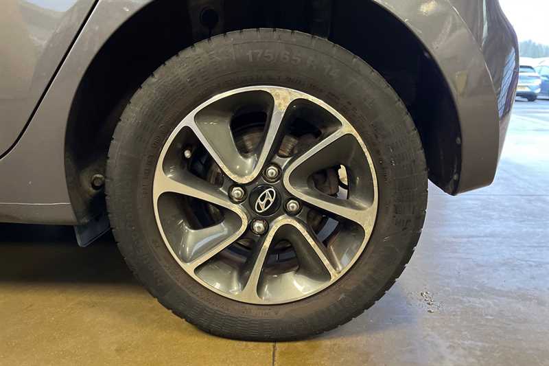 Used Hyundai i10 2019 for sale - 77471555: Photo 9