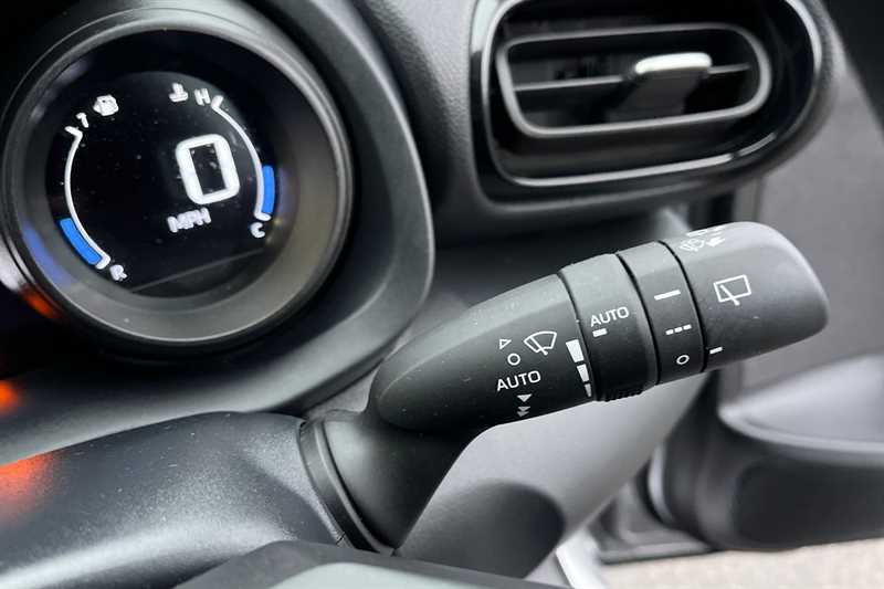 Used Toyota Yaris Cross 2024 for sale - 77414045: Photo 28