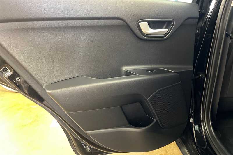 Used Kia Stonic 2023 for sale - 77146498: Photo 29