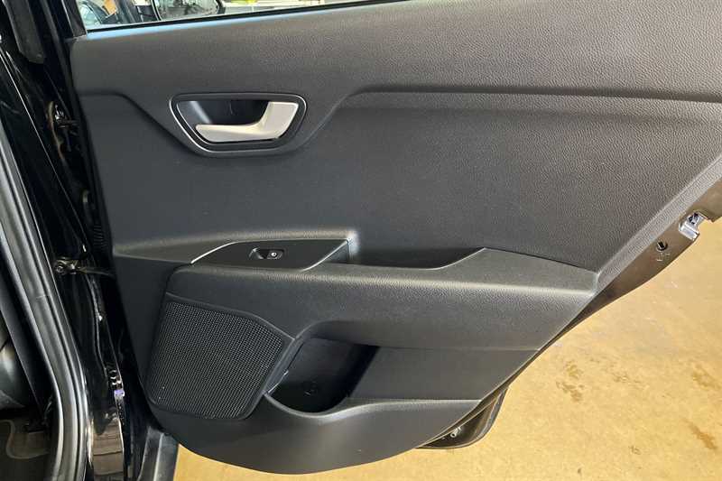 Used Kia Stonic 2023 for sale - 77146498: Photo 42