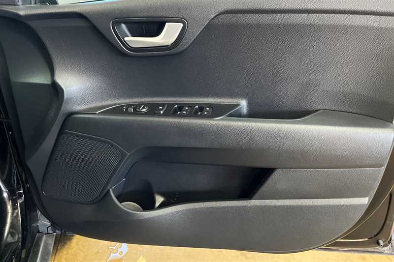 Used Kia Stonic 2023 for sale - 77146498: Photo 43