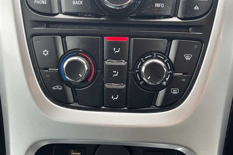 Used Vauxhall Astra GTC 2015 for sale - 76400863: Photo 15