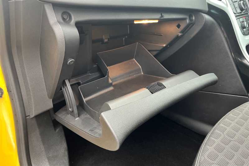 Used Vauxhall Astra GTC 2015 for sale - 76400863: Photo 29