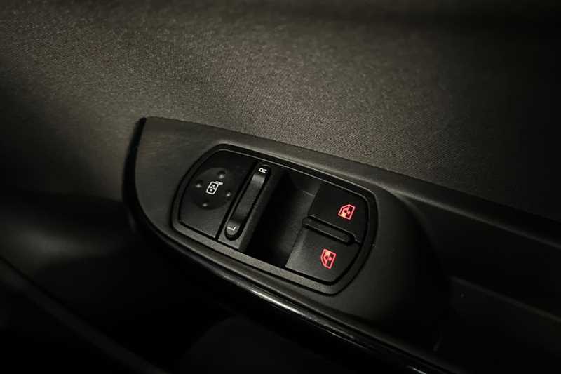 Used Vauxhall Corsa 2016 for sale - 76842375: Photo 16