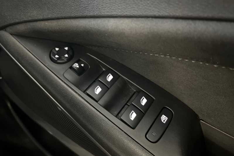 Used Vauxhall Crossland 2023 for sale - 77942267: Photo 16