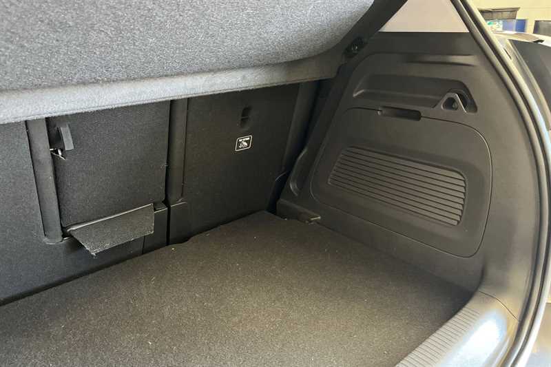 Used Vauxhall Crossland 2023 for sale - 77942267: Photo 40