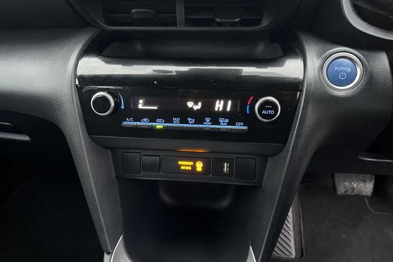 Used Toyota Yaris Cross 2024 for sale - 77472061: Photo 15