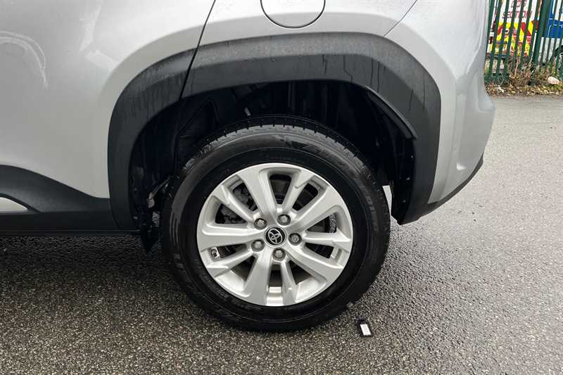 Used Toyota Yaris Cross 2024 for sale - 77472061: Photo 9