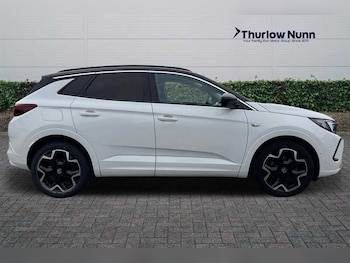Used Vauxhall Grandland 2022 for sale - 76204443: Photo 2