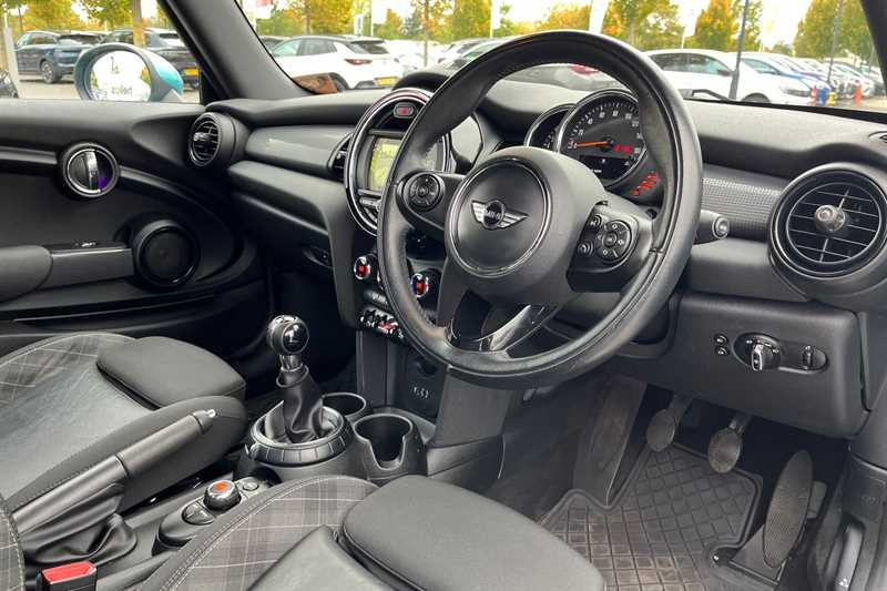 Used MINI Convertible 2017 for sale - 76204329: Photo 10