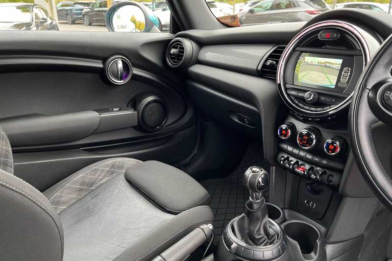 Used MINI Convertible 2017 for sale - 76204329: Photo 14