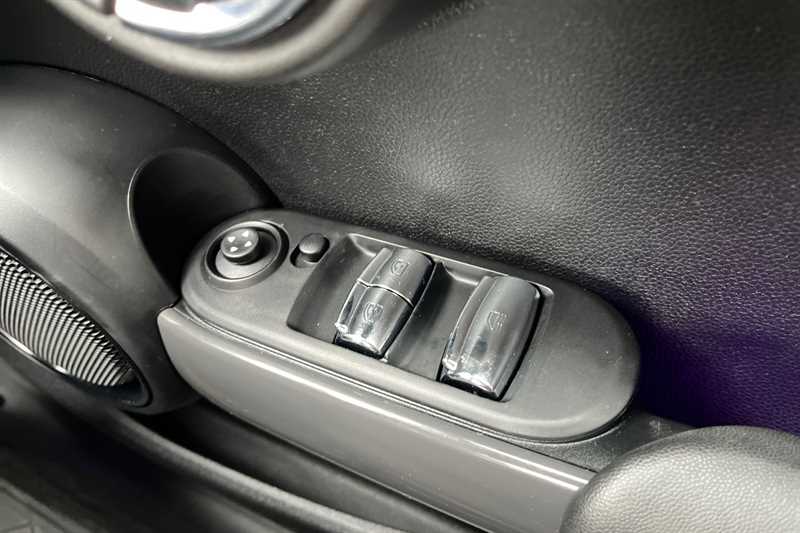 Used MINI Convertible 2017 for sale - 76204329: Photo 16