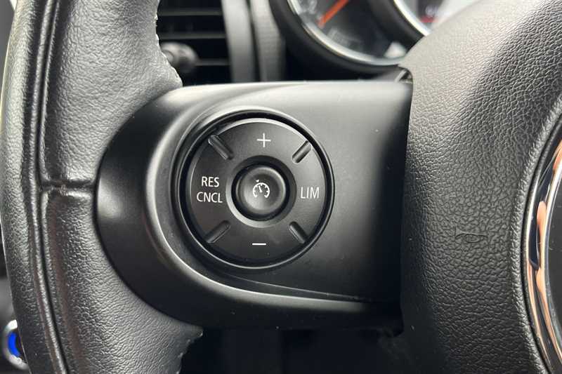 Used MINI Convertible 2017 for sale - 76204329: Photo 21