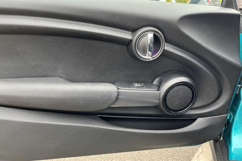 Used MINI Convertible 2017 for sale - 76204329: Photo 27