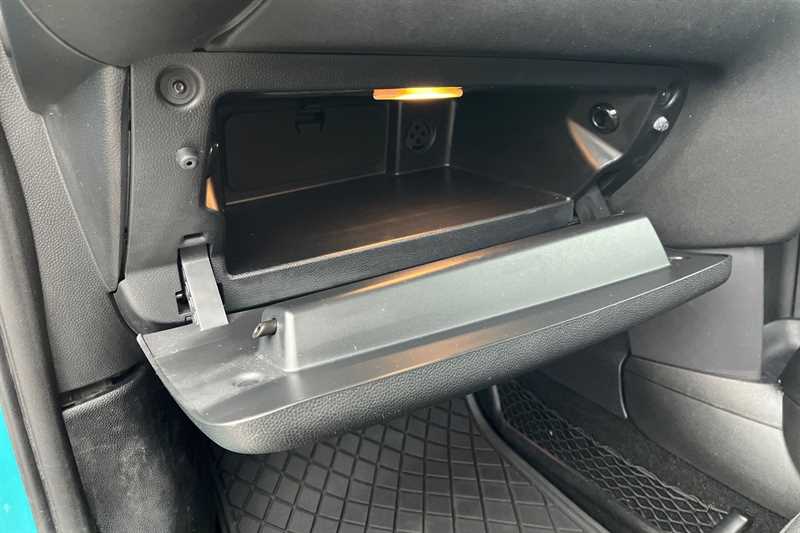 Used MINI Convertible 2017 for sale - 76204329: Photo 28