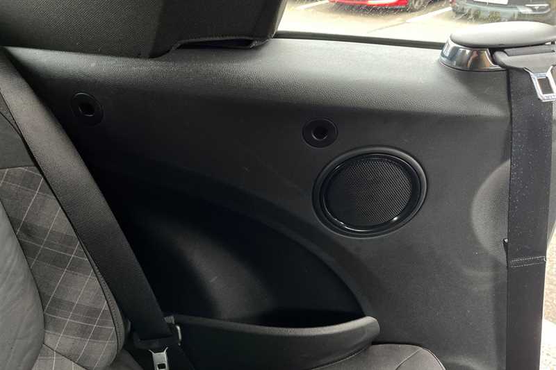 Used MINI Convertible 2017 for sale - 76204329: Photo 31