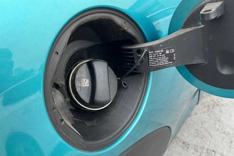 Used MINI Convertible 2017 for sale - 76204329: Photo 44