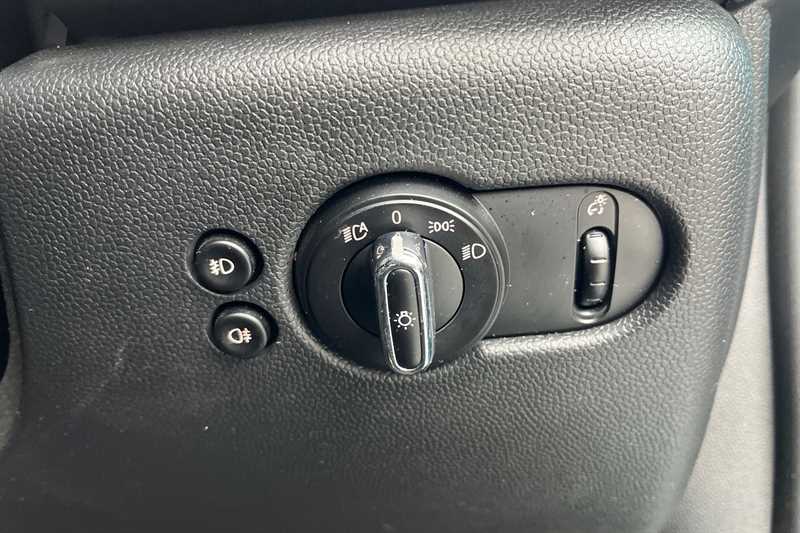 Used MINI Convertible 2017 for sale - 76204329: Photo 53