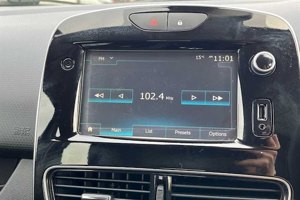 Used Renault Clio 2017 for sale - 76204079: Photo 17